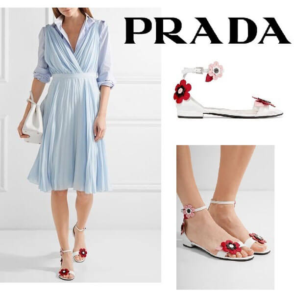 PRADA フローラルアップリケ パテントレザー サンダル