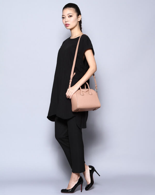 GIVENCHY(ジバンシィスーパーコピー)ショルダー付 ハンドバッグ　ミニ ANTIGONA BB05114012 656