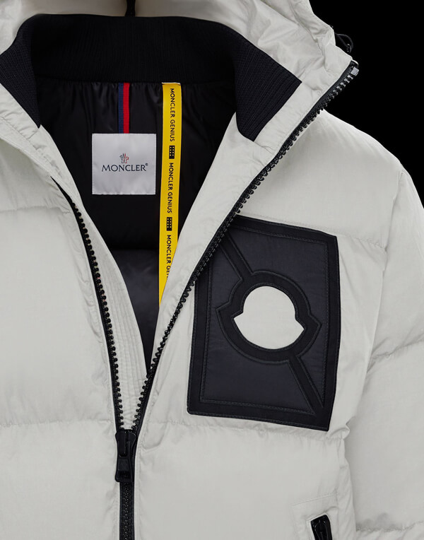 MONCLER×CRAIG GREENコラボTRESHERSダウンジャケット【白】