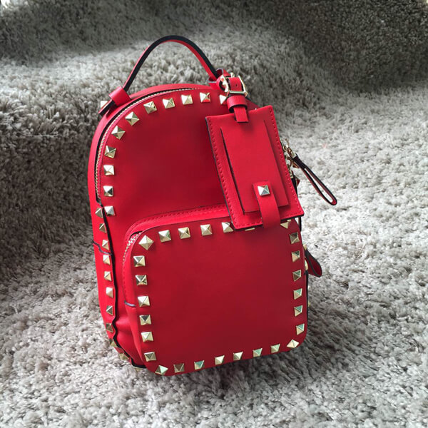 2018AW Valentino ヴァレンティノスーパーコピー★ 人気のロックスタッズバックパック ミニ Red