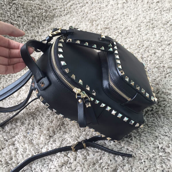 2018新作 Valentino ヴァレンティノスーパーコピー　RockStud leather mini backpack