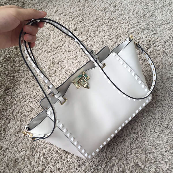 2018AW★Valentino ヴァレンティノスーパーコピー ミニ ロックスタッド White 2WAY Rockstud