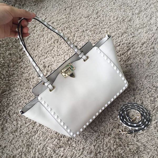 2018AW★Valentino ヴァレンティノスーパーコピー ミニ ロックスタッド White 2WAY Rockstud