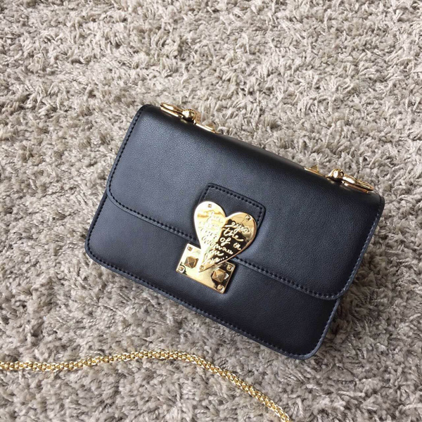 2018AW セレブ愛用者多数☆Valentino ヴァレンティノスーパーコピー☆ Black LAmour Leather Shoulder Bag