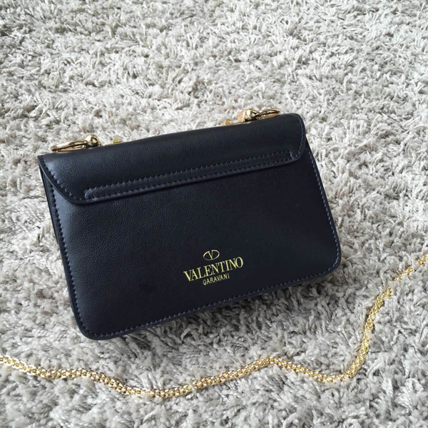 2018AW セレブ愛用者多数☆Valentino ヴァレンティノスーパーコピー☆ Black LAmour Leather Shoulder Bag