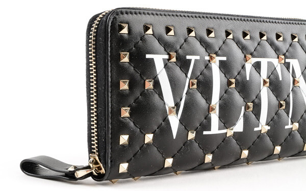 【VALENTINO】Rockstud Spike VLTN ジップ 長財布★