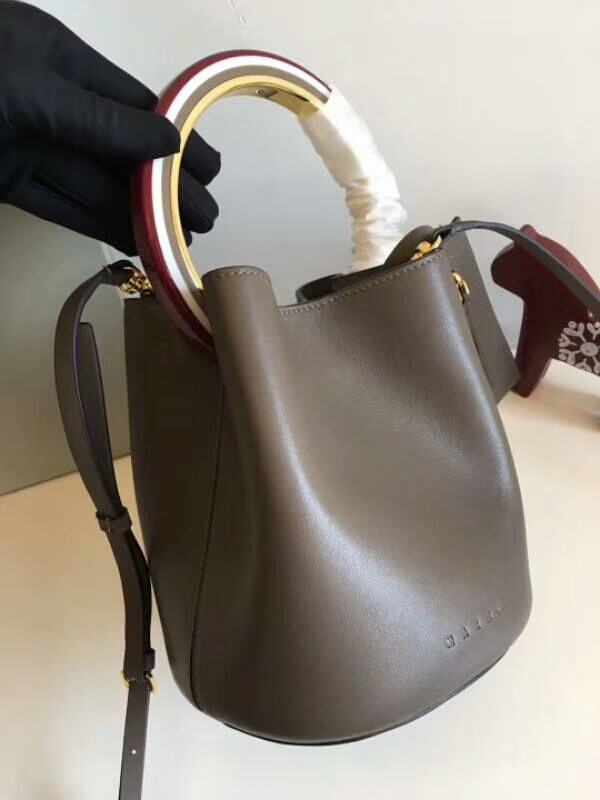 2020AW マルニスーパーコピー MARNI M488 PANNIER BUCKET BAG IN CALF LEATHER SCMPU09NO1LV58900M29