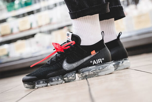 安心の返品対応可！OFF-WHITE × ナイキスーパーコピー Air Vapor Max Black ヴェイパーマックス