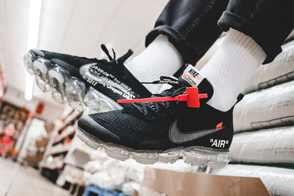 安心の返品対応可！OFF-WHITE × ナイキスーパーコピー Air Vapor Max Black ヴェイパーマックス