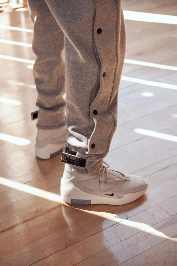 【ナイキ×FOG】激レア 入手困難 Air Fear of God 1 "Light Bone"