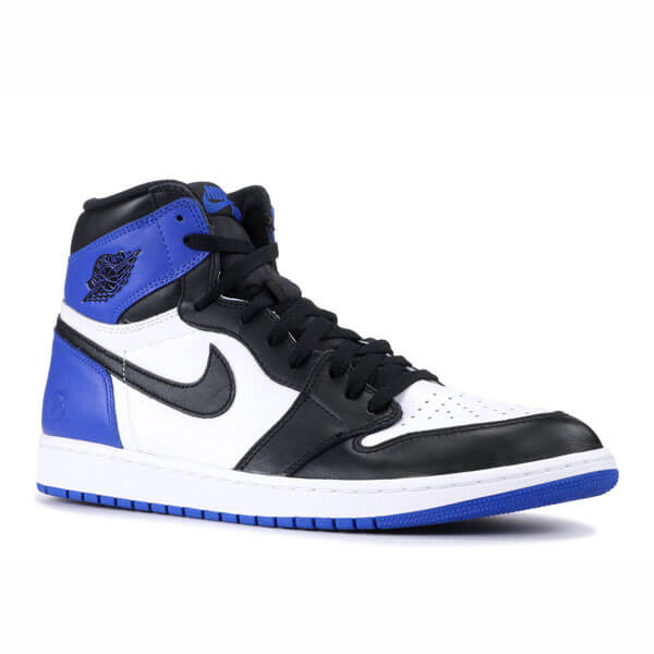 入手困難！ナイキAIR JORDAN 1 X FRAGMENT "FRAGMENT" 716371 040