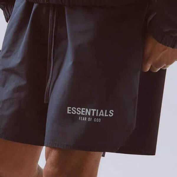 大人気【essentials ハーフパンツ 偽物】Fear of God / FOG Essentials Nylon Active Shorts アクティブショーツ 33900