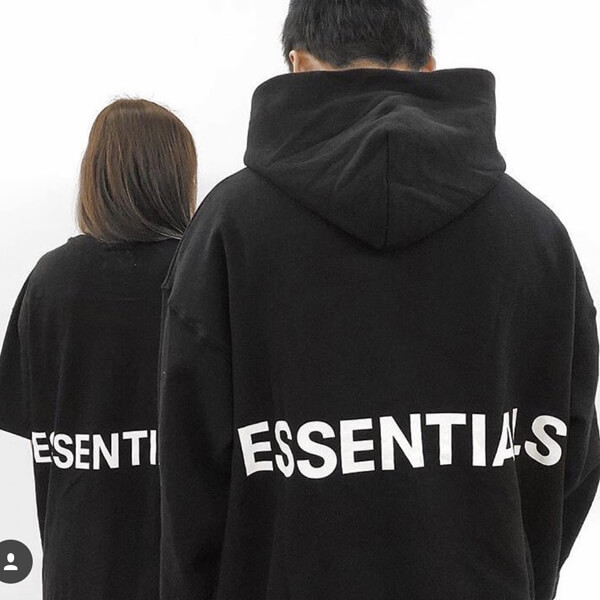 入手困難！Fear of God / ESSENTIALS - Graphic Pullover Hoodie