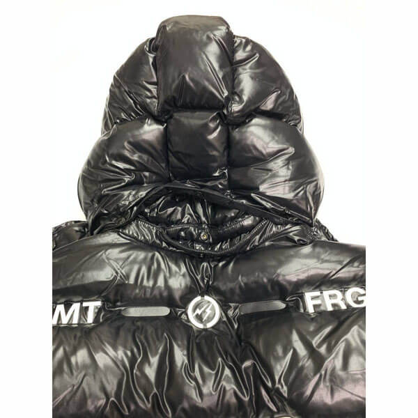 モンクレール 偽物 MONCLER FRAGMENT MAYCONNE モノグラム ダウンジャケット 09U1A5064068950999