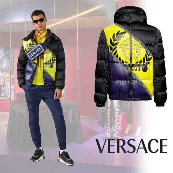 2020-21AW VERSACE ヴェルサーチ メデューサモチーフ ダウンジャケット black