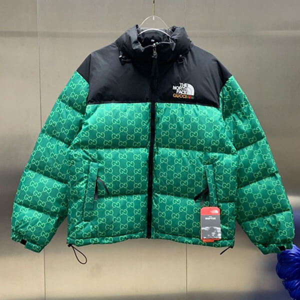 ノースフェイス グッチ 偽物 コラボ ダウンジャケット グッチ × The North Face 1996版型 人気話題コラボ！