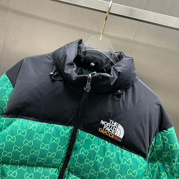 ノースフェイス グッチ 偽物 コラボ ダウンジャケット グッチ × The North Face 1996版型 人気話題コラボ！