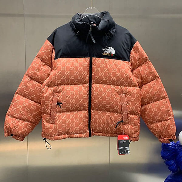 ノースフェイス グッチ 偽物 コラボ ダウンジャケット グッチ × The North Face 1996版型 人気話題コラボ！