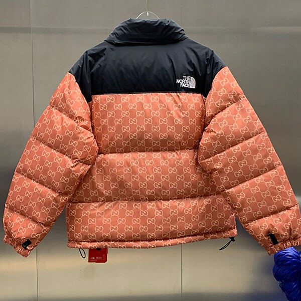 ノースフェイス グッチ 偽物 コラボ ダウンジャケット グッチ × The North Face 1996版型 人気話題コラボ！