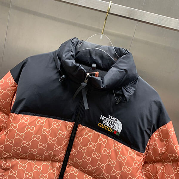 ノースフェイス グッチ 偽物 コラボ ダウンジャケット グッチ × The North Face 1996版型 人気話題コラボ！