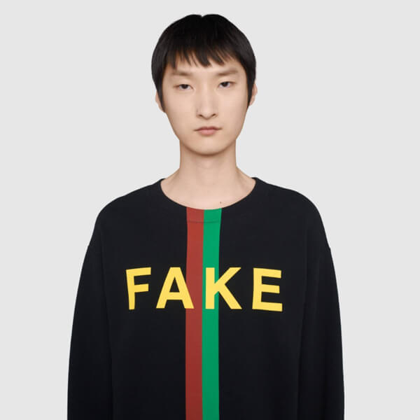 グッチ スウェットシャツ コピー 21AW◇グッチ "FAKE/NOT" プリント635847 XJCXY 1082