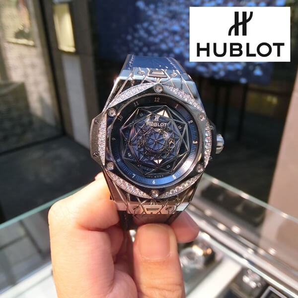 新作入手困難 HUBLOT ビッグバング サンブルー メンズ ウォッチ ブルー 465.SS.7179.VR.1204.MXM19