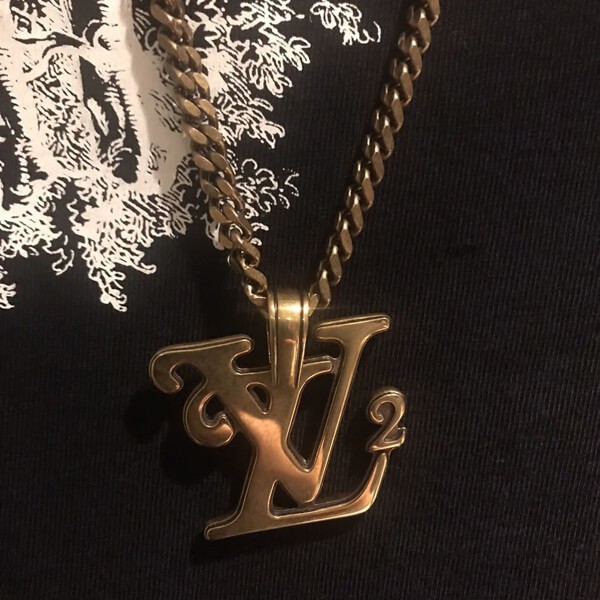 ルイヴィトン × NIGO ヒューマンメイド偽物 LV ゴールドネックレス MP2692