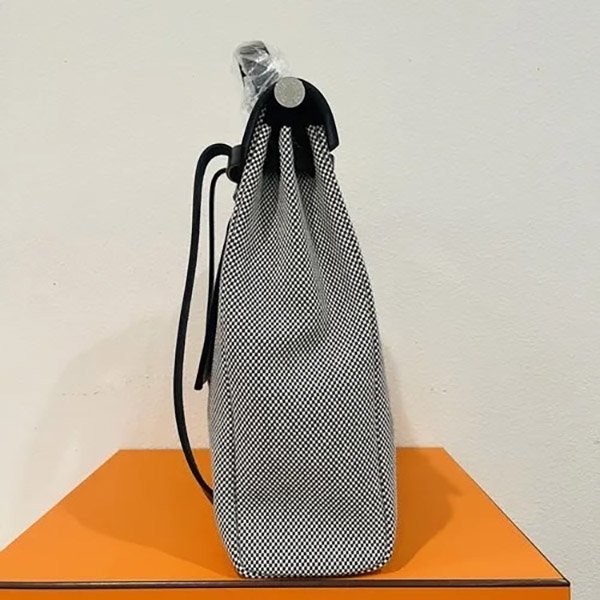 定番人気♪エルメス♪バックパックコピー Herbag バックジップチルト キャンバスH077671CKAI