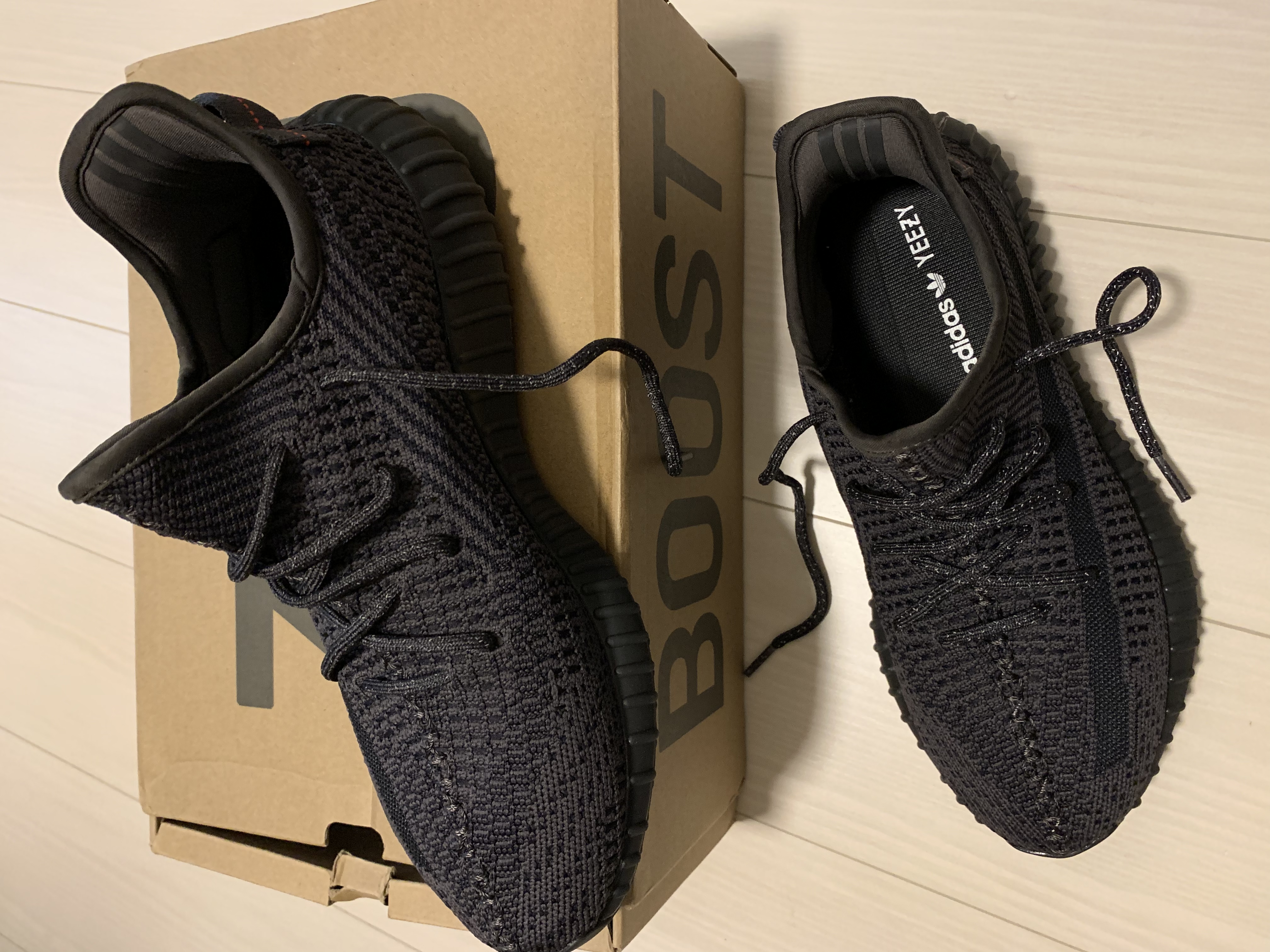 新色☆希少【アディダス】激レア 人気 Yeezy Boost 350 V2 "Static Black" コピー