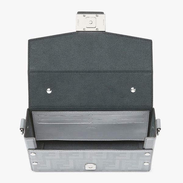 最新で絶対欲しい！フェンディ バゲット ソフトトランク レザー バッグ コピー 3色 7VA565AJF4F0GXN