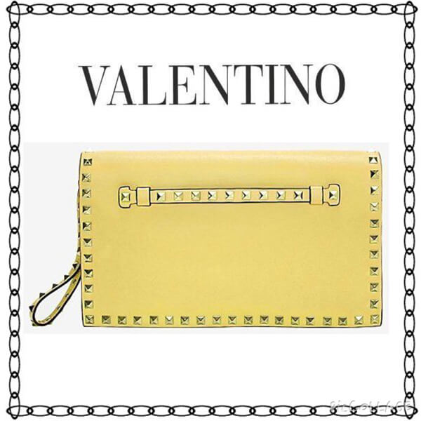 18SS【Valentino ヴァレンティノスーパーコピー】人気のRockstud YELLOW LEATHER CLUTCH IW2B0399 NBD N18