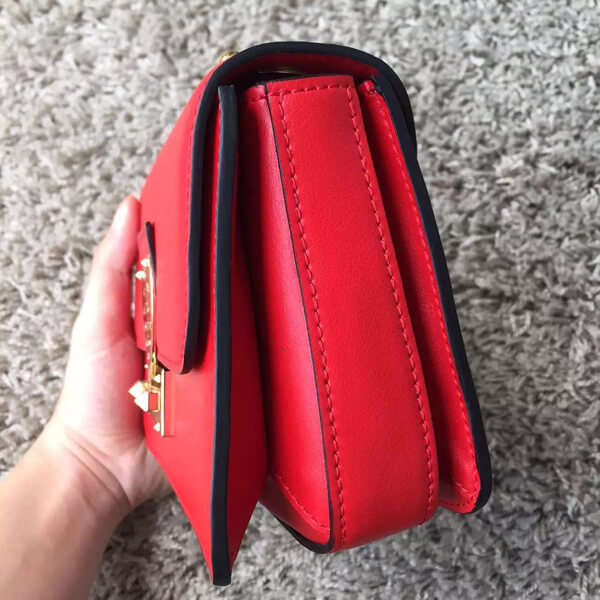 2018AW セレブ愛用者多数☆Valentino ヴァレンティノスーパーコピー☆ LAmour Leather Shoulder Bag