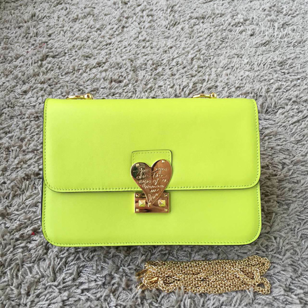 2018AW セレブ愛用者多数☆Valentino ヴァレンティノスーパーコピー☆ Lemon Yellow LAmour Leather Shoulder Bag