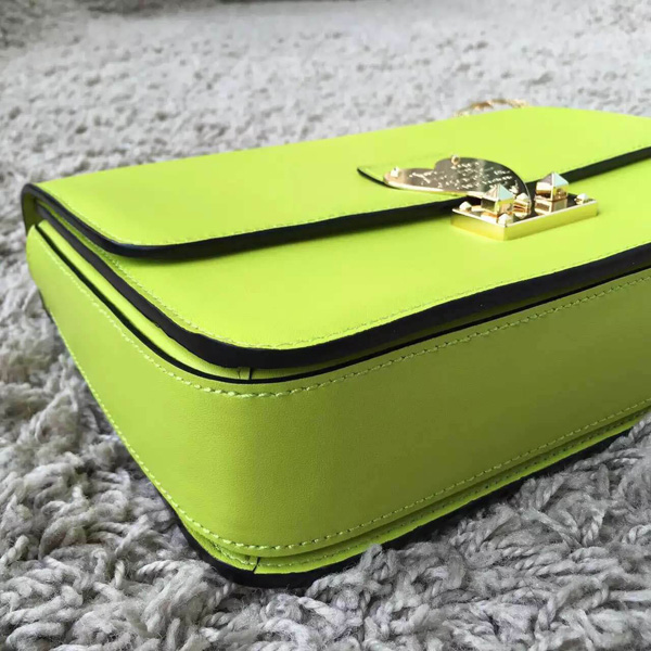 2018AW セレブ愛用者多数☆Valentino ヴァレンティノスーパーコピー☆ Lemon Yellow LAmour Leather Shoulder Bag