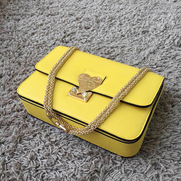 2018SS セレブ愛用者多数☆Valentino ヴァレンティノスーパーコピー☆ Yellow LAmour Leather Shoulder Bag