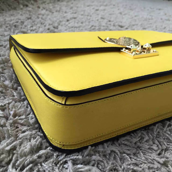 2018SS セレブ愛用者多数☆Valentino ヴァレンティノスーパーコピー☆ Yellow LAmour Leather Shoulder Bag