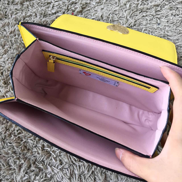 2018SS セレブ愛用者多数☆Valentino ヴァレンティノスーパーコピー☆ Yellow LAmour Leather Shoulder Bag