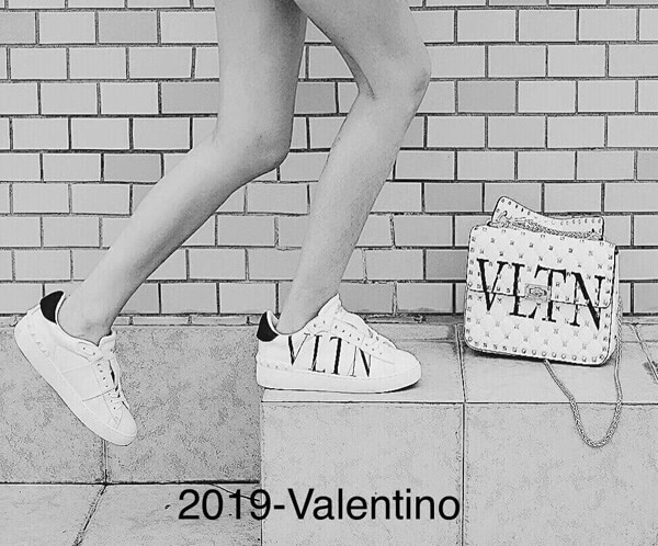 注目商品【VALENTINO】ヴァレンティノ オープンVLTNレザースニーカー☆大人気