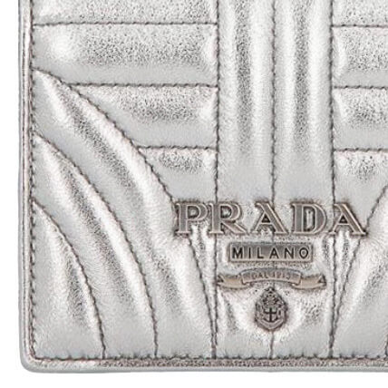 2019新作 PRADA プラダスーパーコピー☆Nappa レザーコンパクト財布 1MV204 2BOX