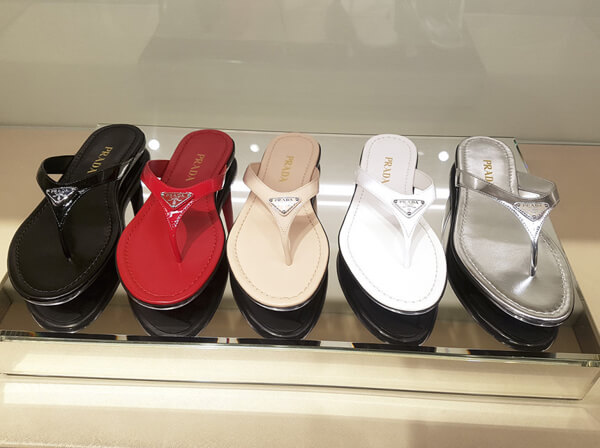 PRADAプラダ TRIANGLE LOGO WOMEN FLIP FLOP 1Y657I-3O7N