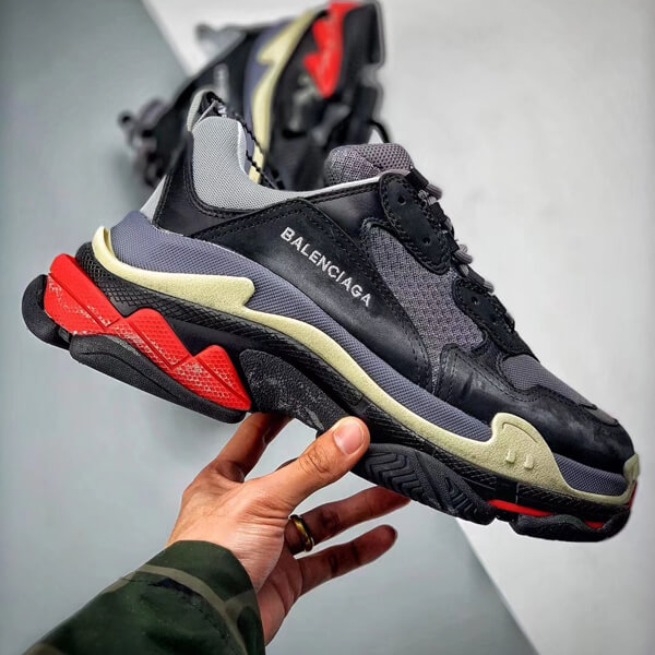 バレンシアガ Triple S "ブラックレッドグレー" 534162W09OG