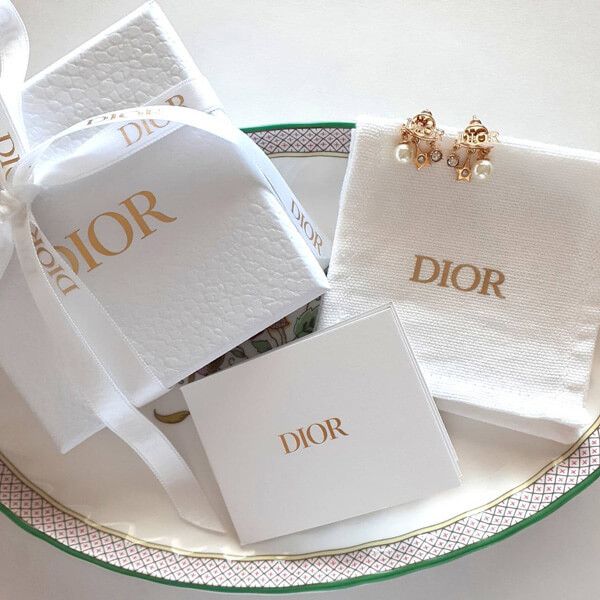 DIOR 星とクリスタルのチャームが素敵！ディオール ピアス コピー★ DIO(R) EVOLUTION チャームピアス