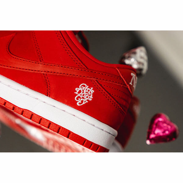 大人気 ガールズドントクライ 偽物 スーパーコピー ナイキ×GDC SB Dunk Low Very Girls Don't Cry