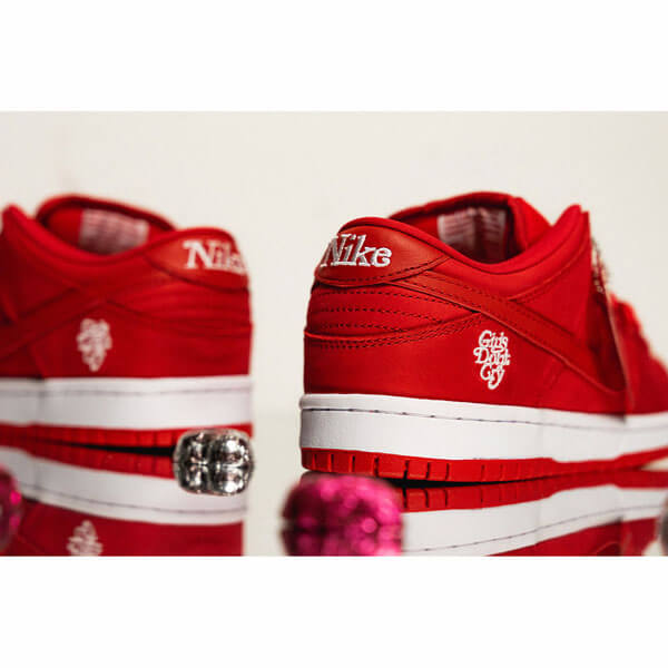 大人気 ガールズドントクライ 偽物 スーパーコピー ナイキ×GDC SB Dunk Low Very Girls Don't Cry