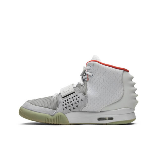 人気話題レア！ナイキ Air Yeezy 2 コピー Pure Platinum 世界が欲しがるスニーカーの王者 508214-010