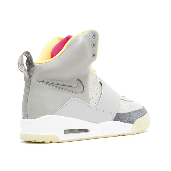 【ナイキ】入手困難!!激レア!! AIR YEEZY Zen Kanye West コラボ