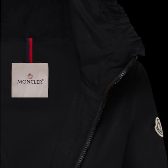 完売人気【MONCLER】"LAIT" ギャザーフード ナイロンジャケット☆黒