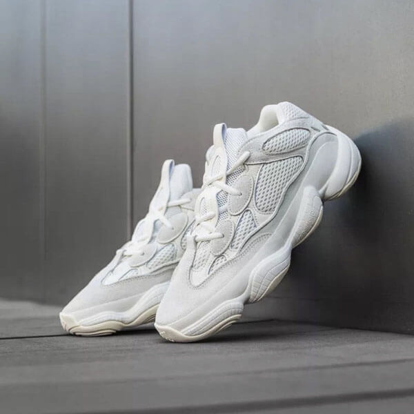 アディダス入手困難激レア!Yeezy Boost 500 Bone White　イージーブースト