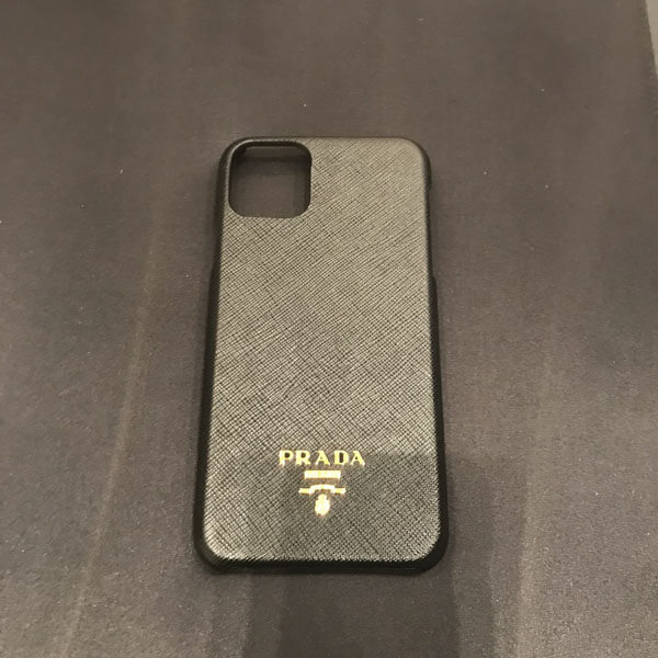 送料込【PRADA】NEW♪サフィアーノレザーiPhone11 Pro MAXケース