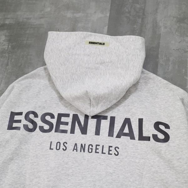 限定！エッセンシャルズ ロサンゼルス 偽物 LAFear of God Essentials Pullover Hoodie リフレクターロゴ